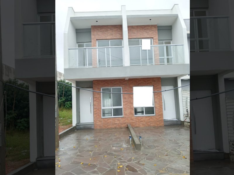 Casa Com 2 Dormitórios no bairro Hípica, próximo à Edgar Pires de Castro.