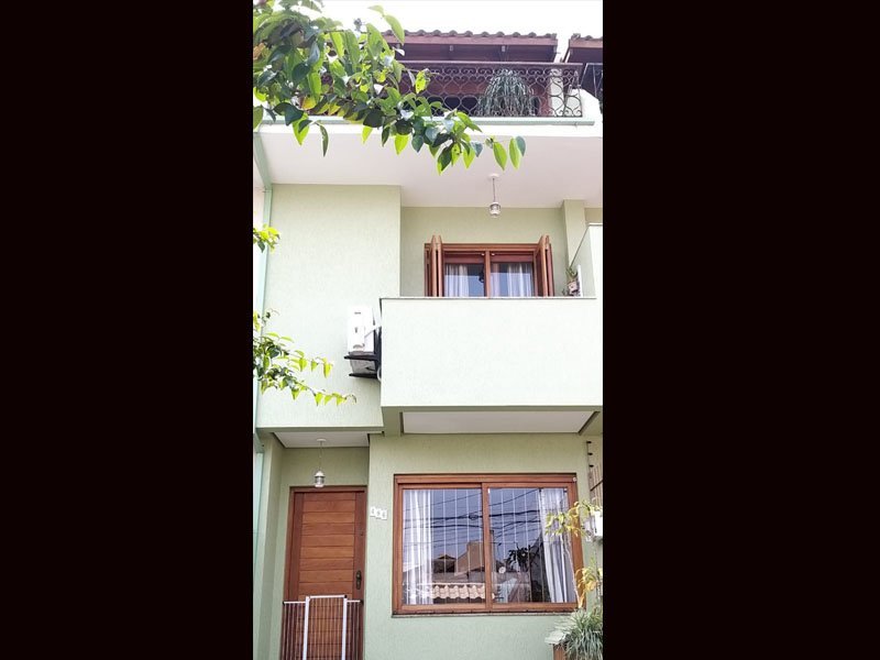 Belíssima casa/sobrado, todo mobiliado no Loteamento Caminho do Sol no Guarujá.