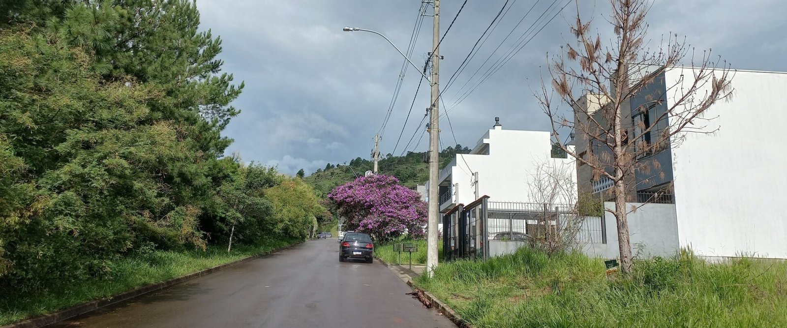 Terreno à venda no Loteamento Caminho do Sol no Bairro Guarujá.