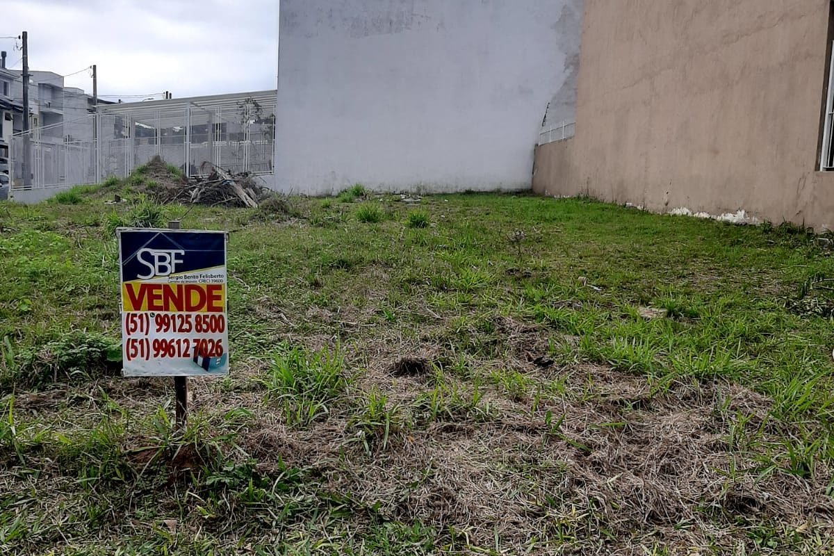 Terreno na na Rua Heitor Kramer no Guarujá, Porto Alegre – RS