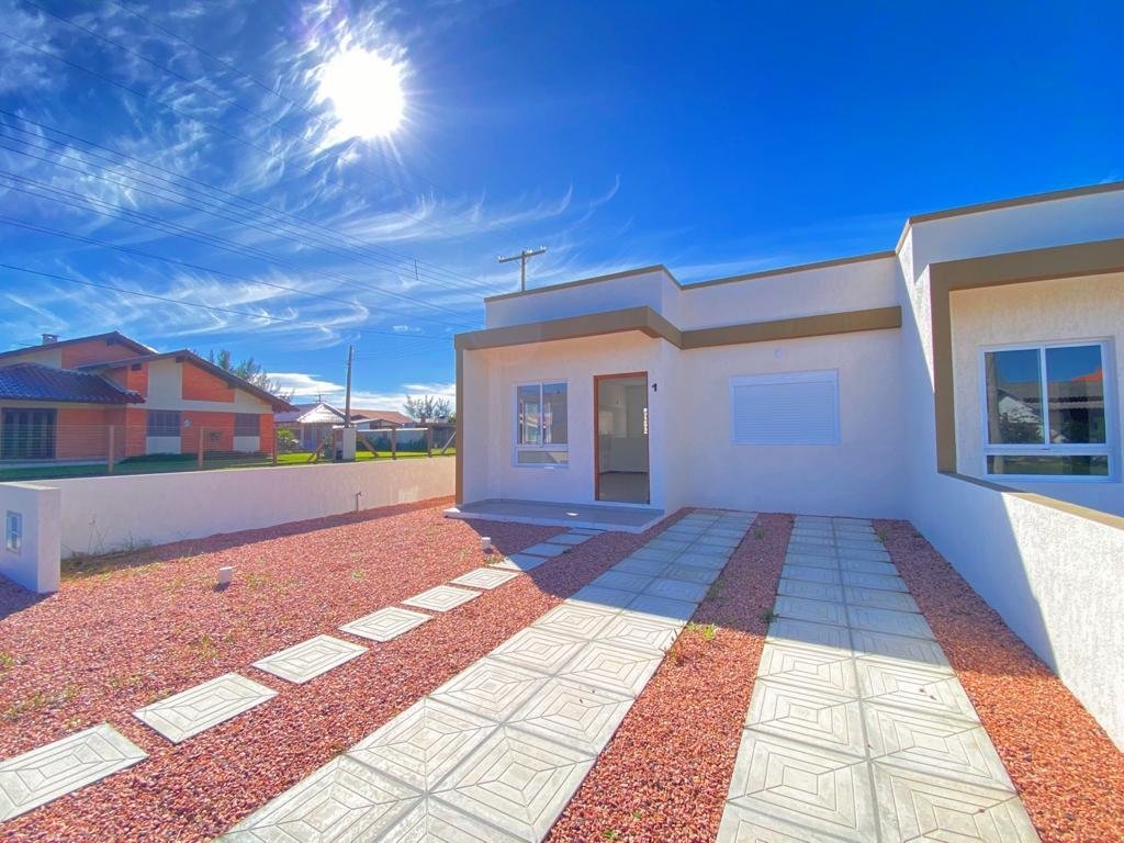 Casa a venda na Praia de Capão da Canoa RS (3 casas disponíveis).