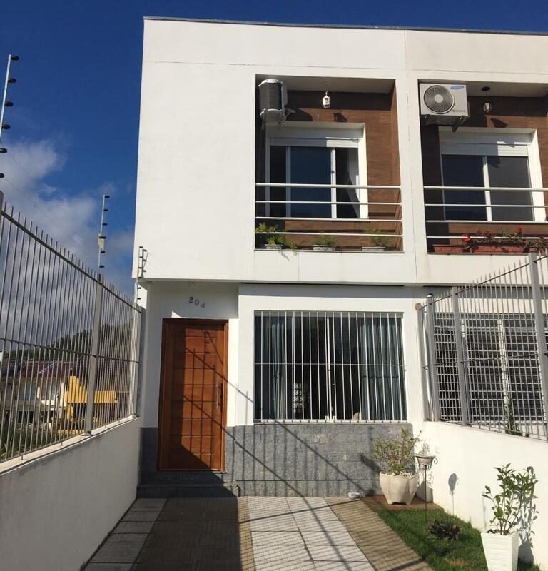 Casa com 2 suítes Ótima localização Guarujá, Porto Alegre.