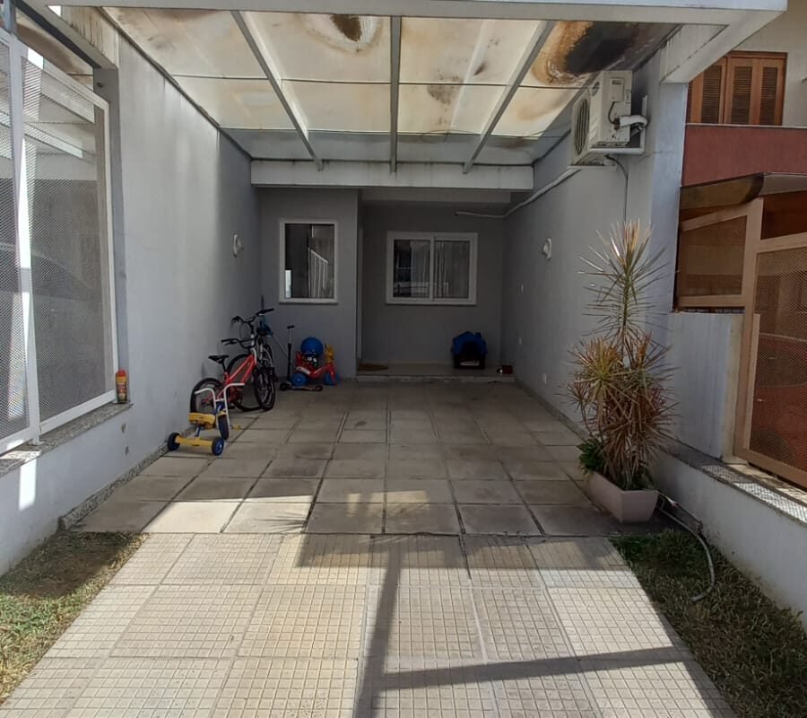 Casa com 2 suítes no Loteamento Caminho do Sol, Bairro Guarujá, Porto Alegre