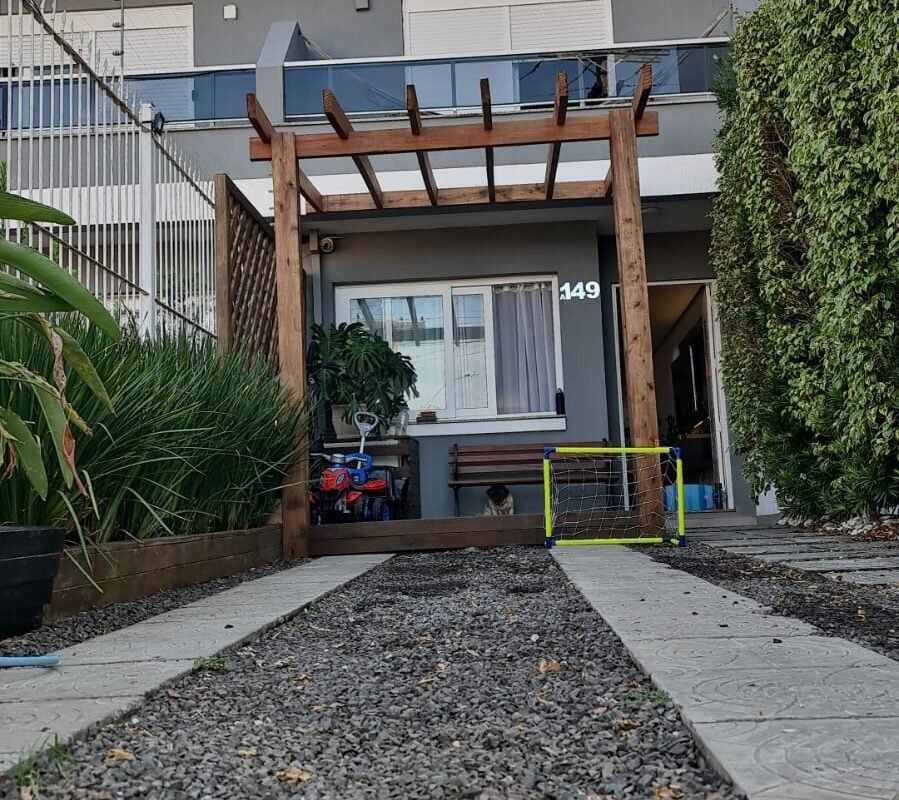 Triplex com 3 Suítes próximo a Avenida Serraria e mercado Santa Rita.