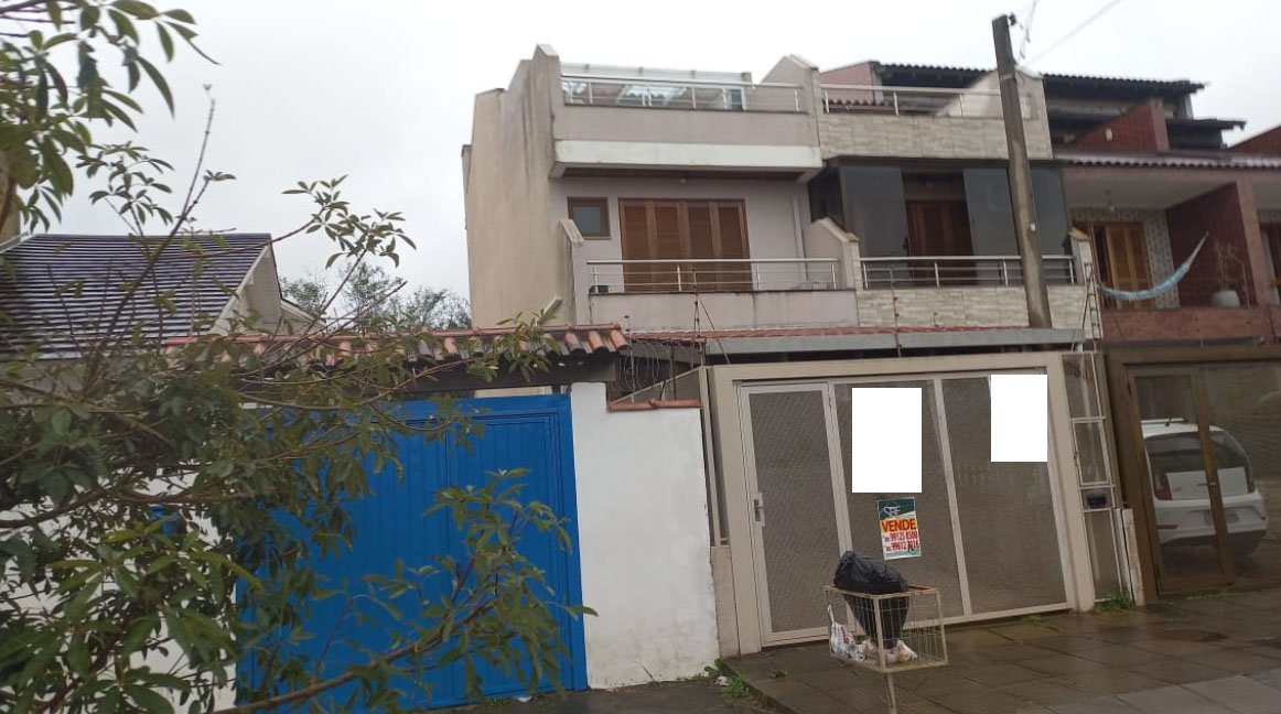 Sobrado com 3 Suítes no Loteamento Caminho do Sol no Guarujá.