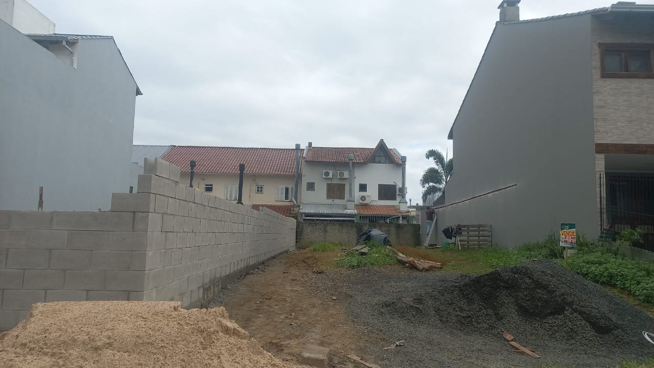 Ótimo terreno de 200m2 no Loteamento Caminho do Sol, bairro Guarujá
