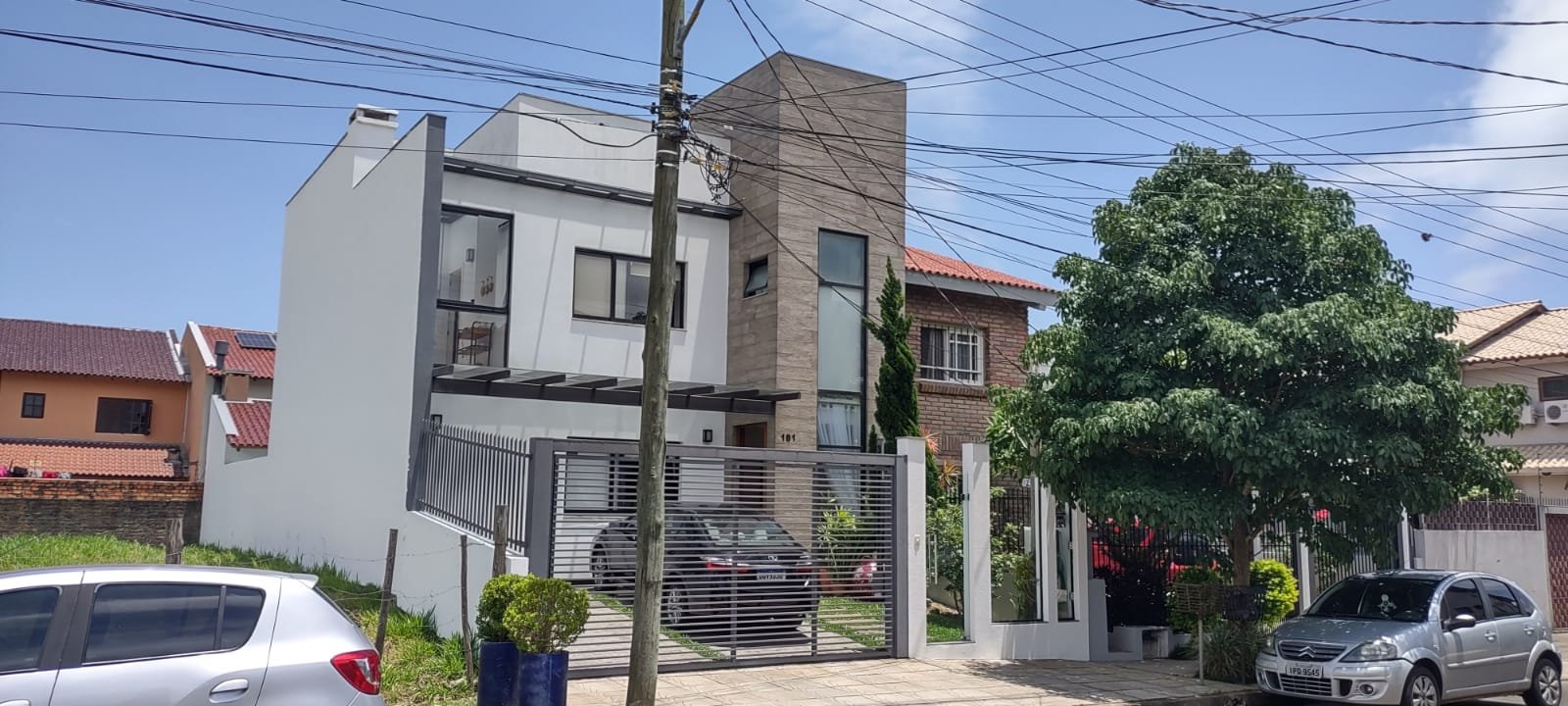 Ótima casa com 4 quartos no Loteamento Caminho do Sol Bairro Guarujá