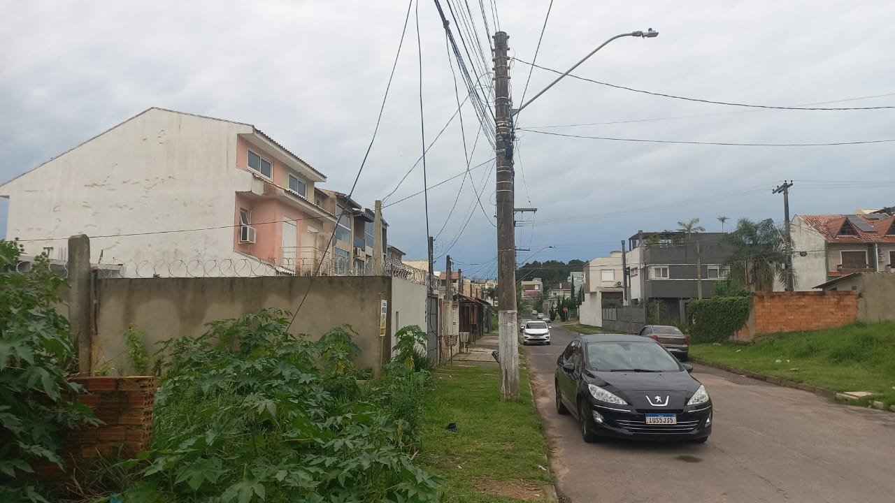 Terreno de 200m² no Loteamento Caminho do Sol, bairro Guarujá.