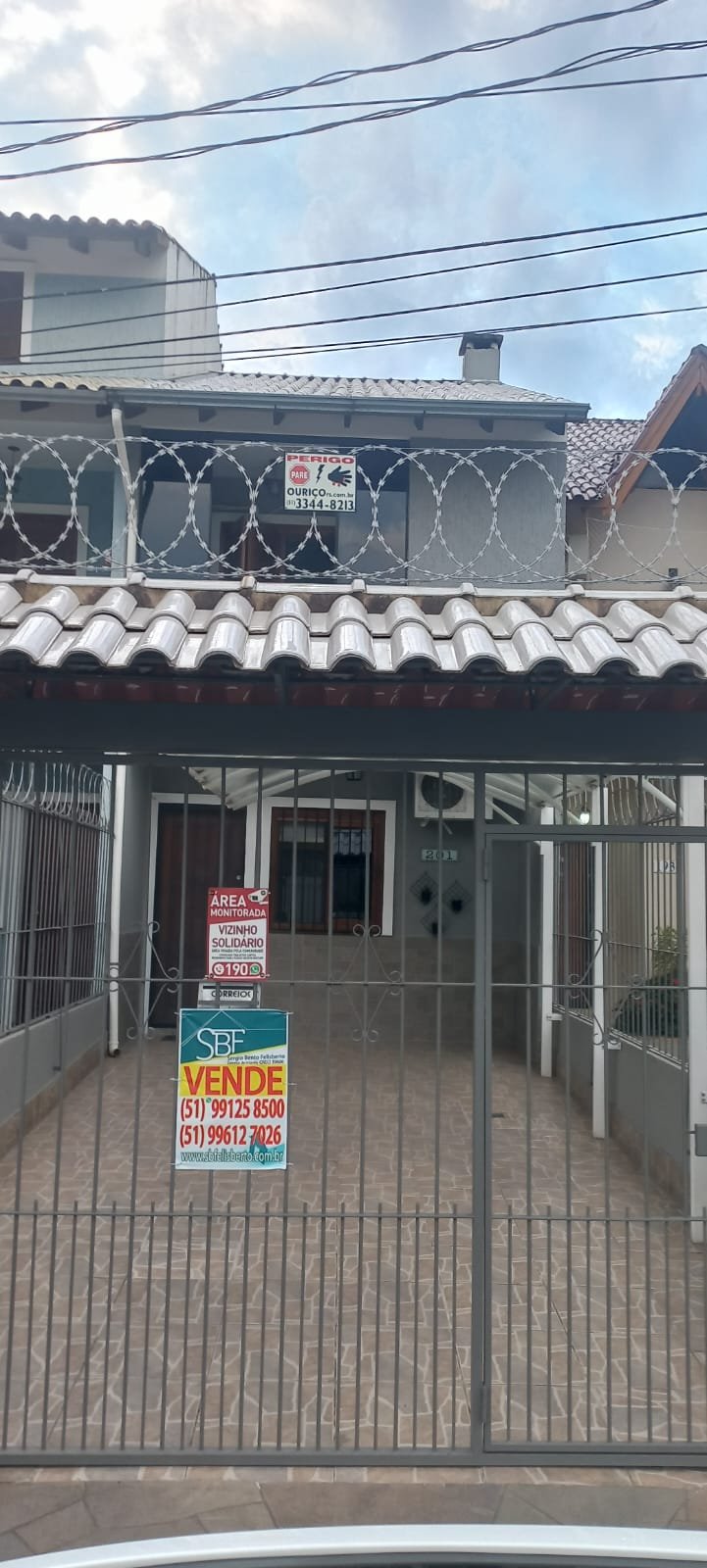 Excelente sobrado, com 2 dormitórios no Loteamento Caminho do Sol, bairro Guarujá.