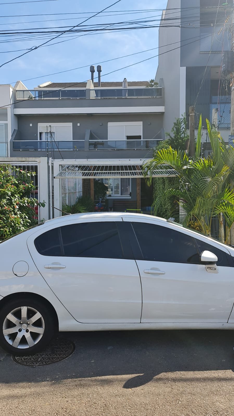 Sobrado com 3 Suítes 2 Vagas no bairro do Guarujá, Porto Alegre, RS.